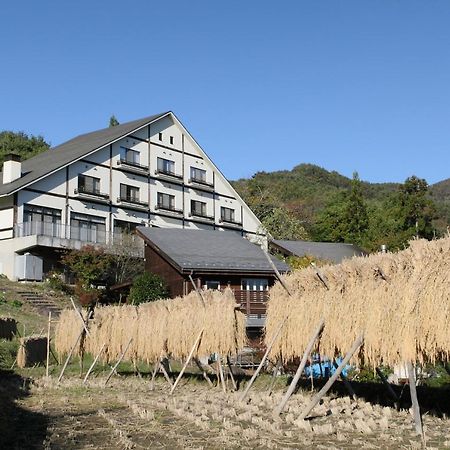 Готель Sanazawa-No-Mori Numata  Екстер'єр фото