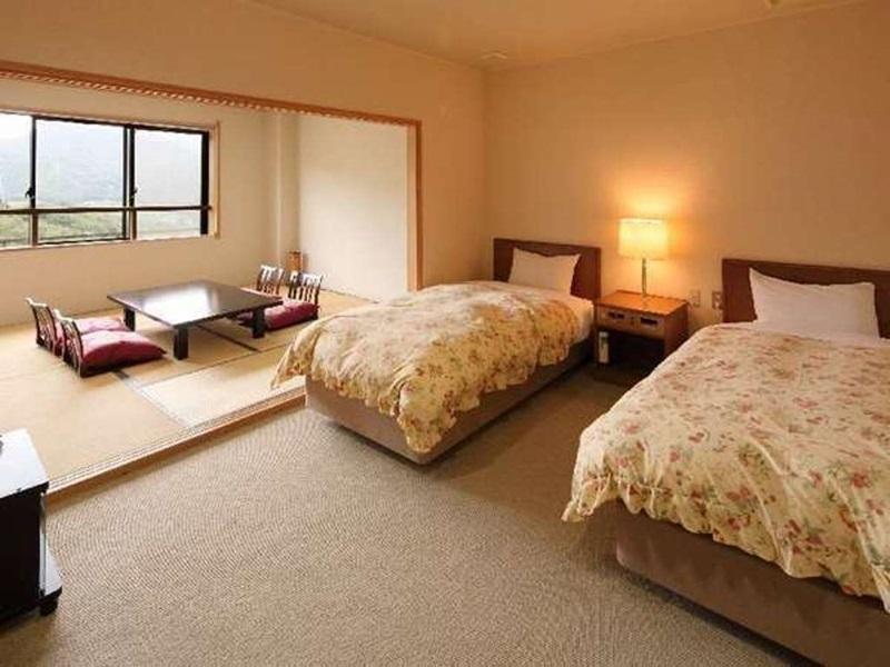 Готель Sanazawa-No-Mori Numata  Екстер'єр фото