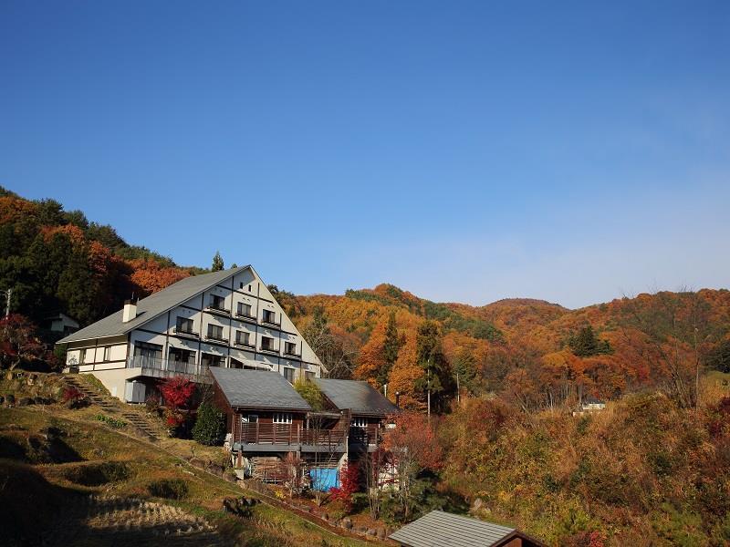 Готель Sanazawa-No-Mori Numata  Екстер'єр фото