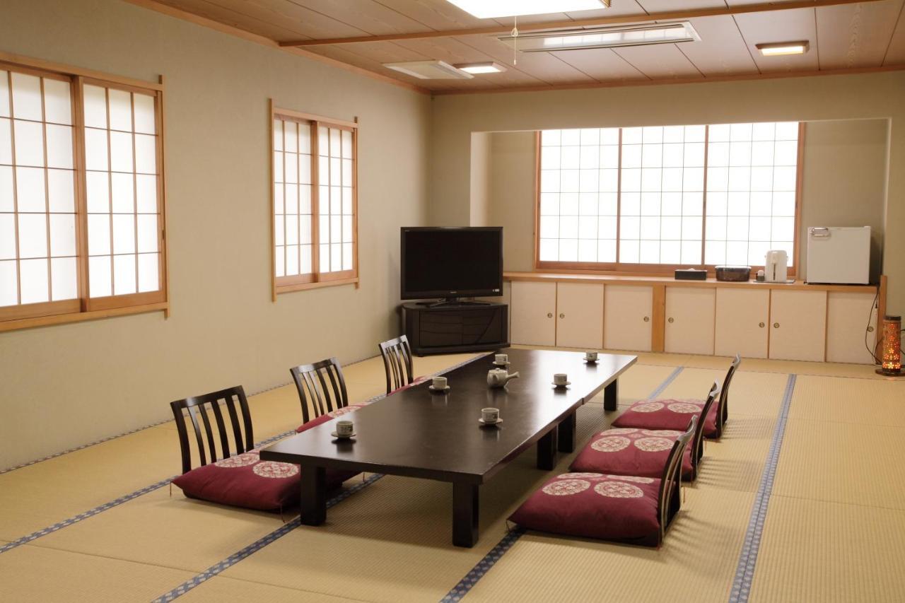 Готель Sanazawa-No-Mori Numata  Номер фото