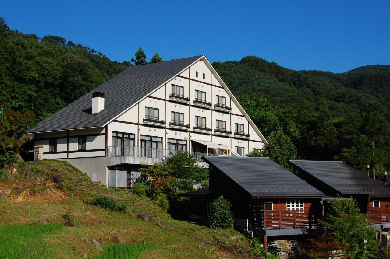 Готель Sanazawa-No-Mori Numata  Екстер'єр фото